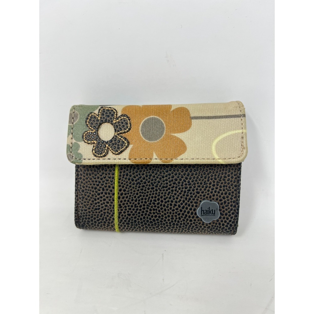 Haiku Textured Leather Floral Embroidery Small Wallet Coin Purse 4.5"‎
